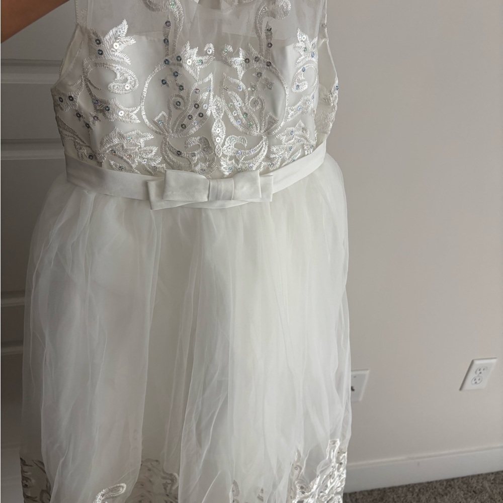 Elegant White Kids Dress with Bow Detail